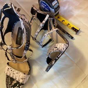 Beautiful hills never worn very stylish